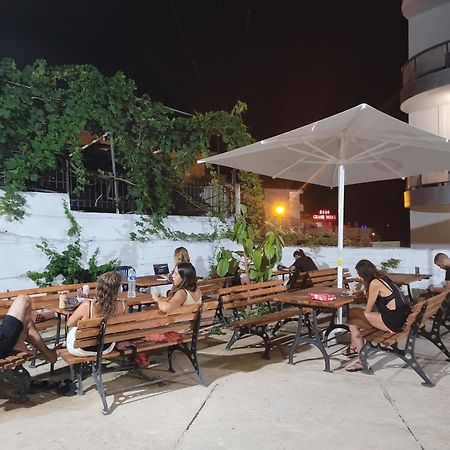 Hostel K13 Saranda Extérieur photo