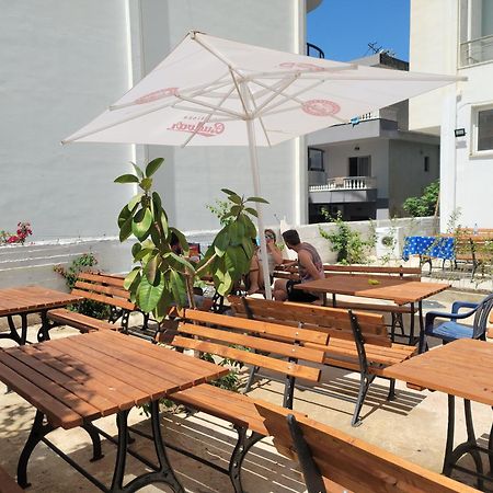 Hostel K13 Saranda Extérieur photo
