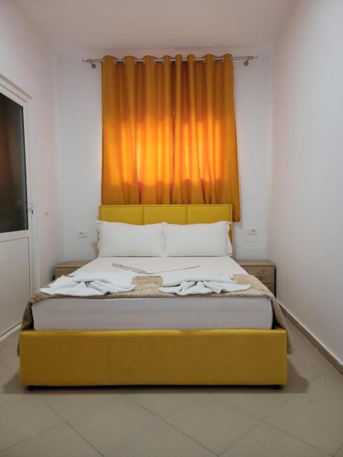 Hostel K13 Saranda Extérieur photo