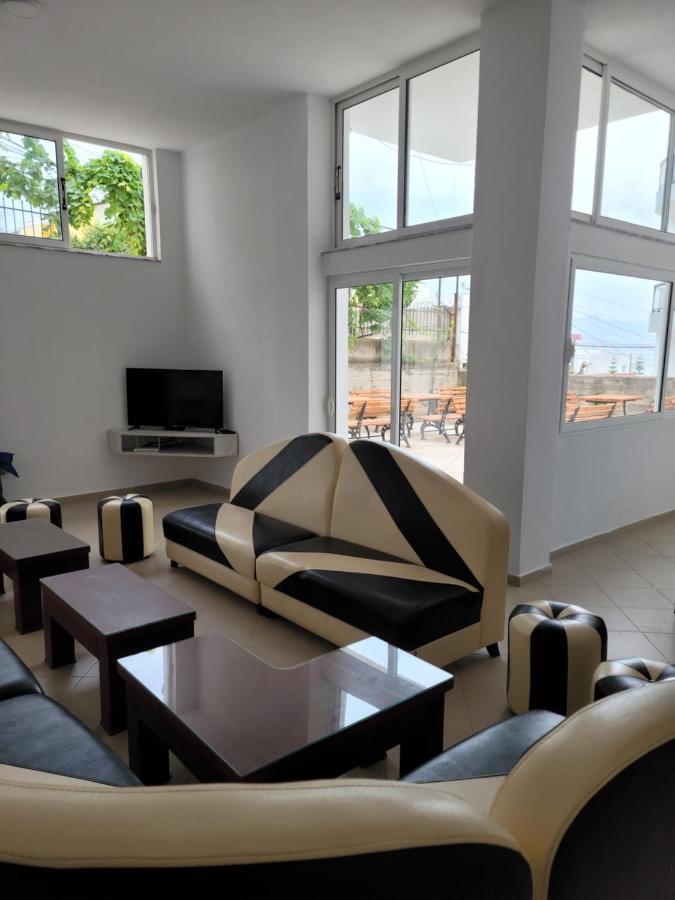 Hostel K13 Saranda Extérieur photo