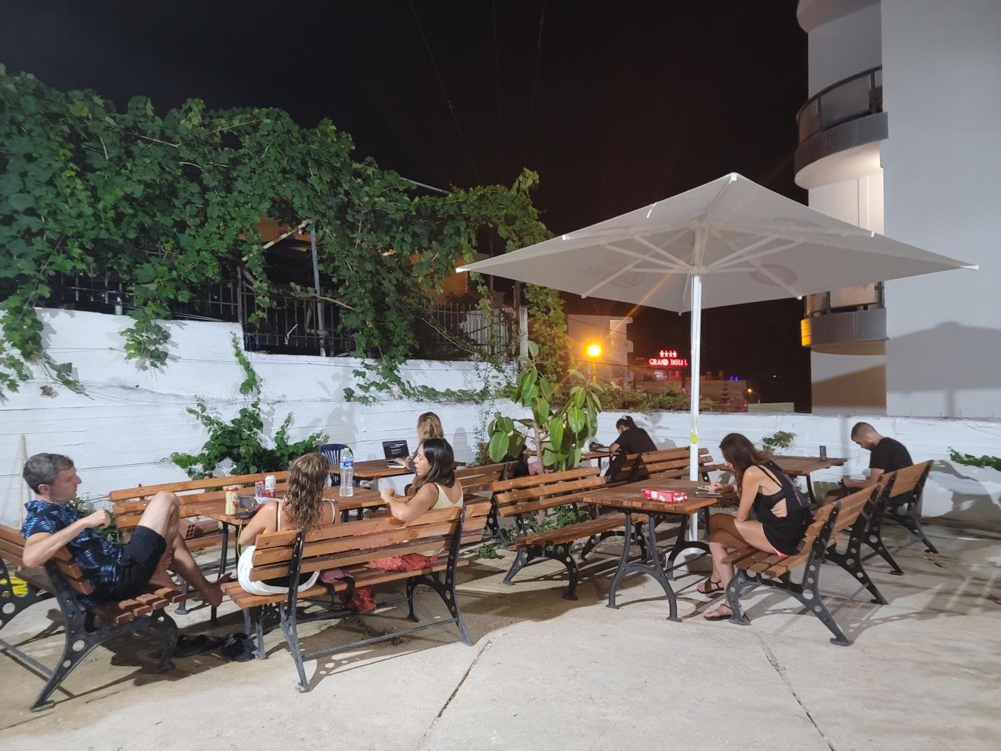 Hostel K13 Saranda Extérieur photo