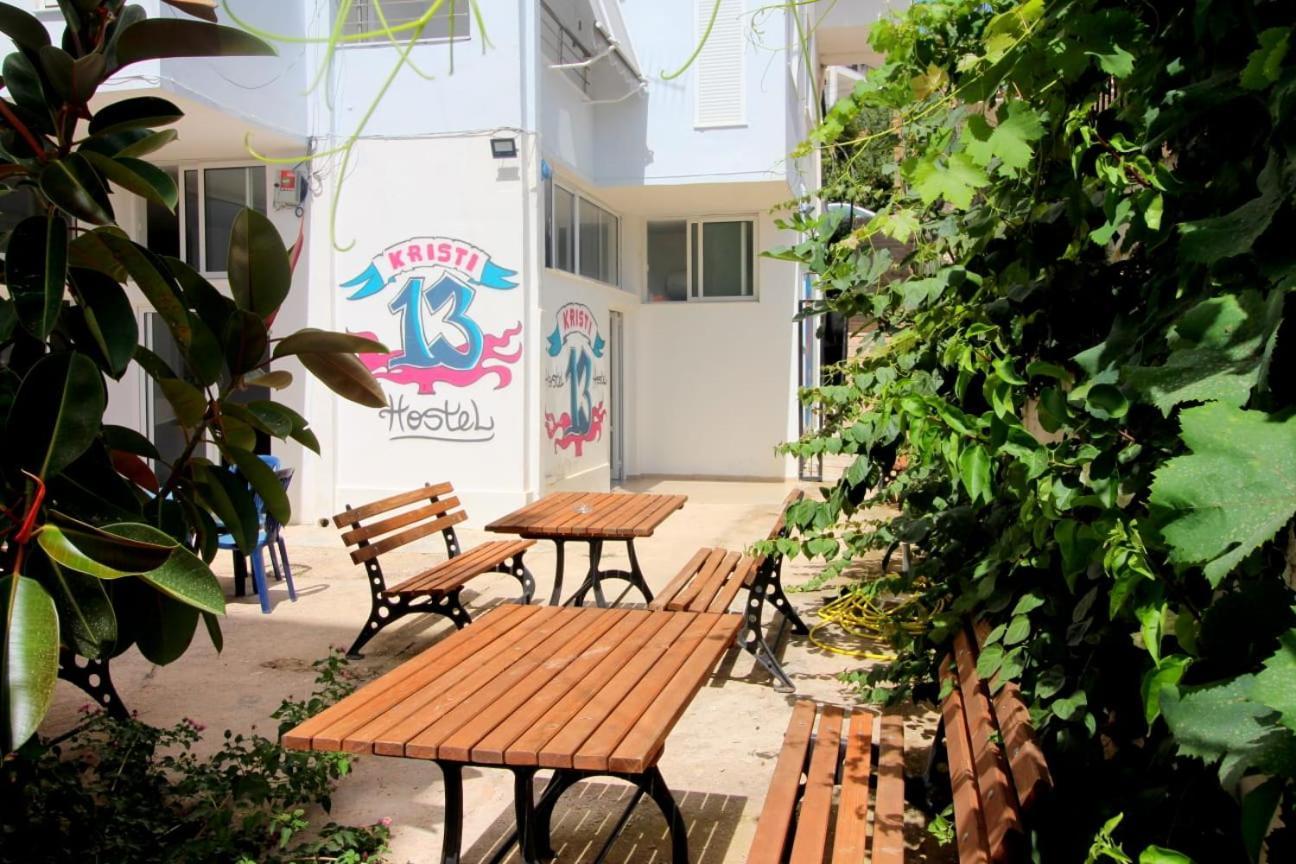 Hostel K13 Saranda Extérieur photo