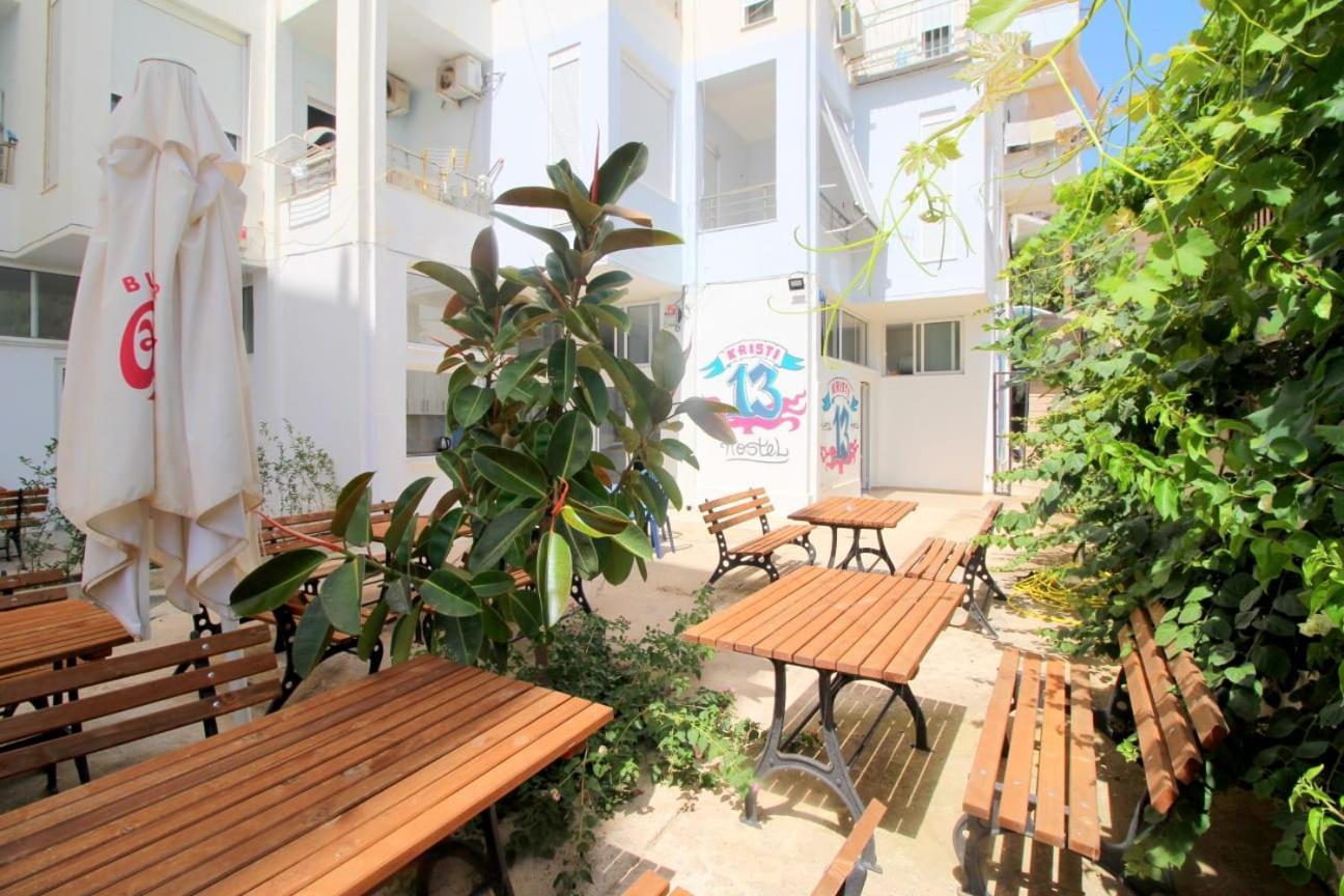 Hostel K13 Saranda Extérieur photo