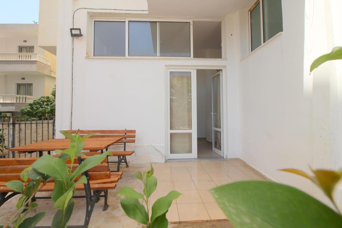 Hostel K13 Saranda Extérieur photo