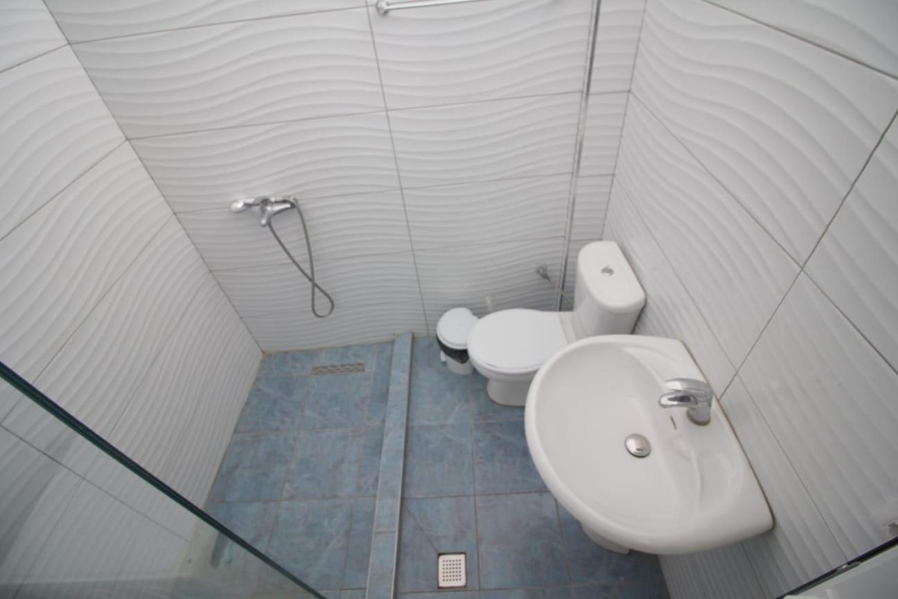 Hostel K13 Saranda Extérieur photo