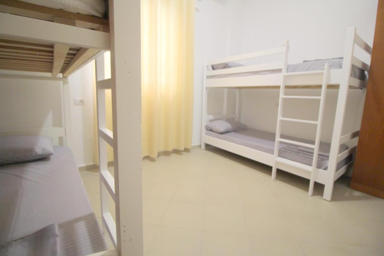 Hostel K13 Saranda Extérieur photo