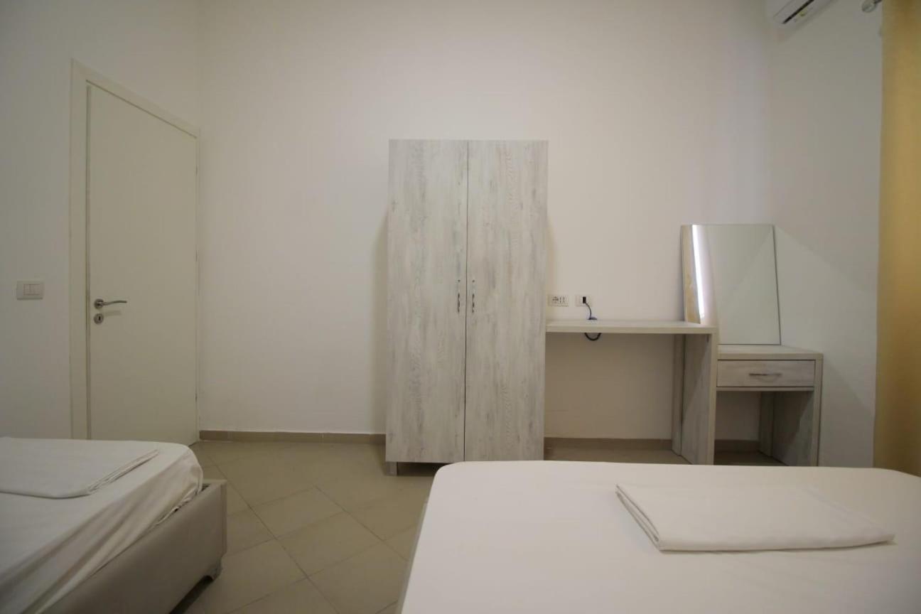 Hostel K13 Saranda Extérieur photo