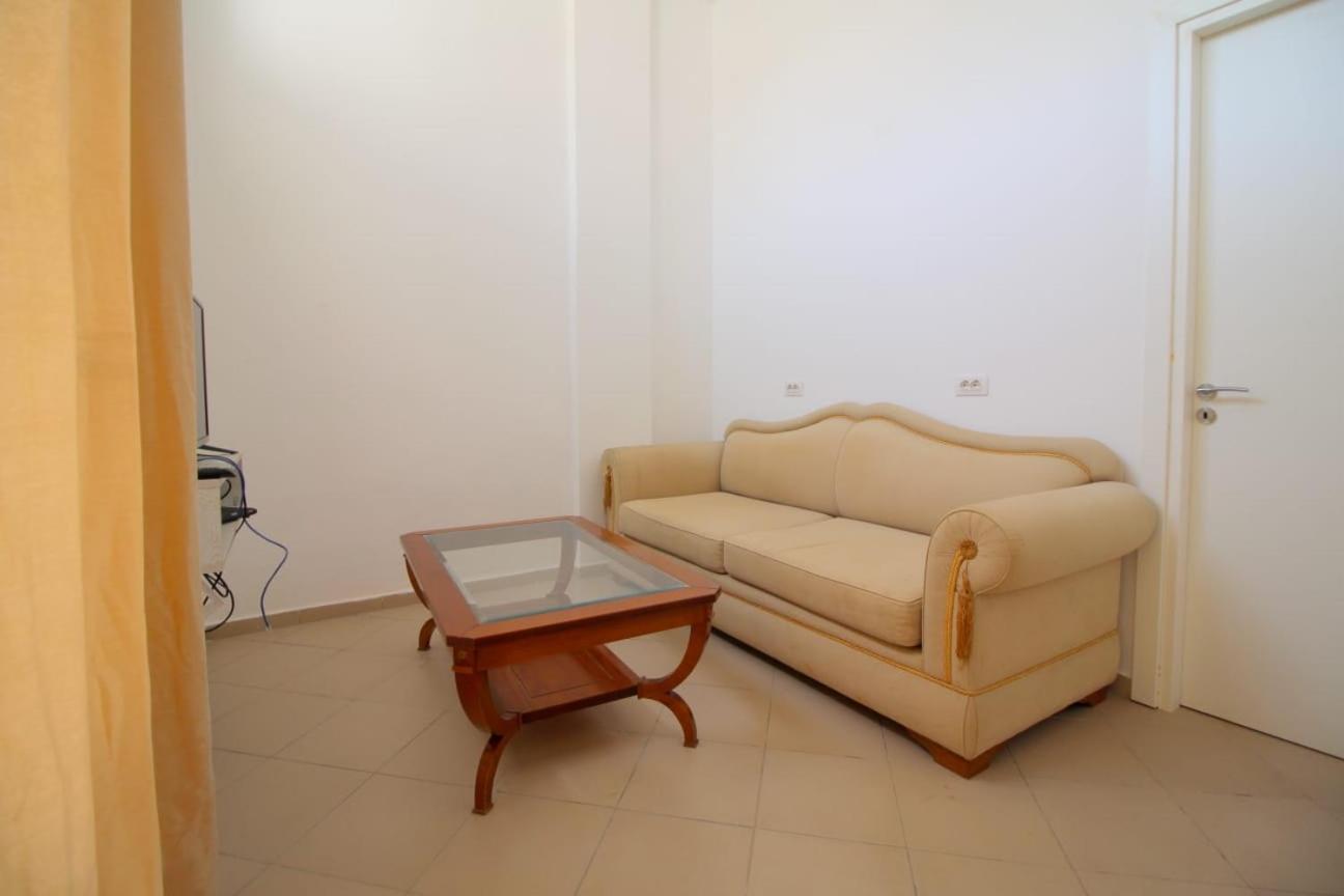Hostel K13 Saranda Extérieur photo