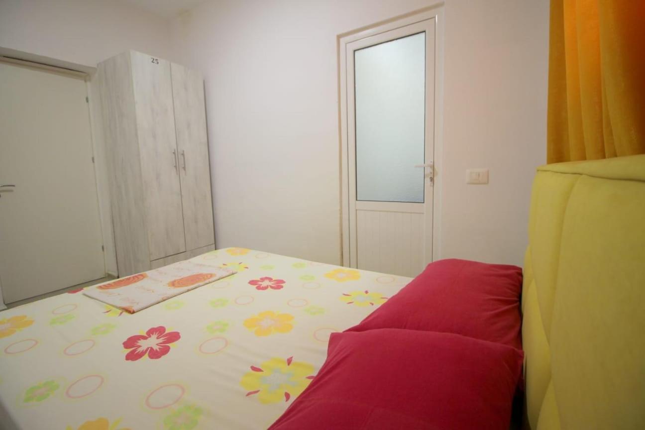 Hostel K13 Saranda Extérieur photo