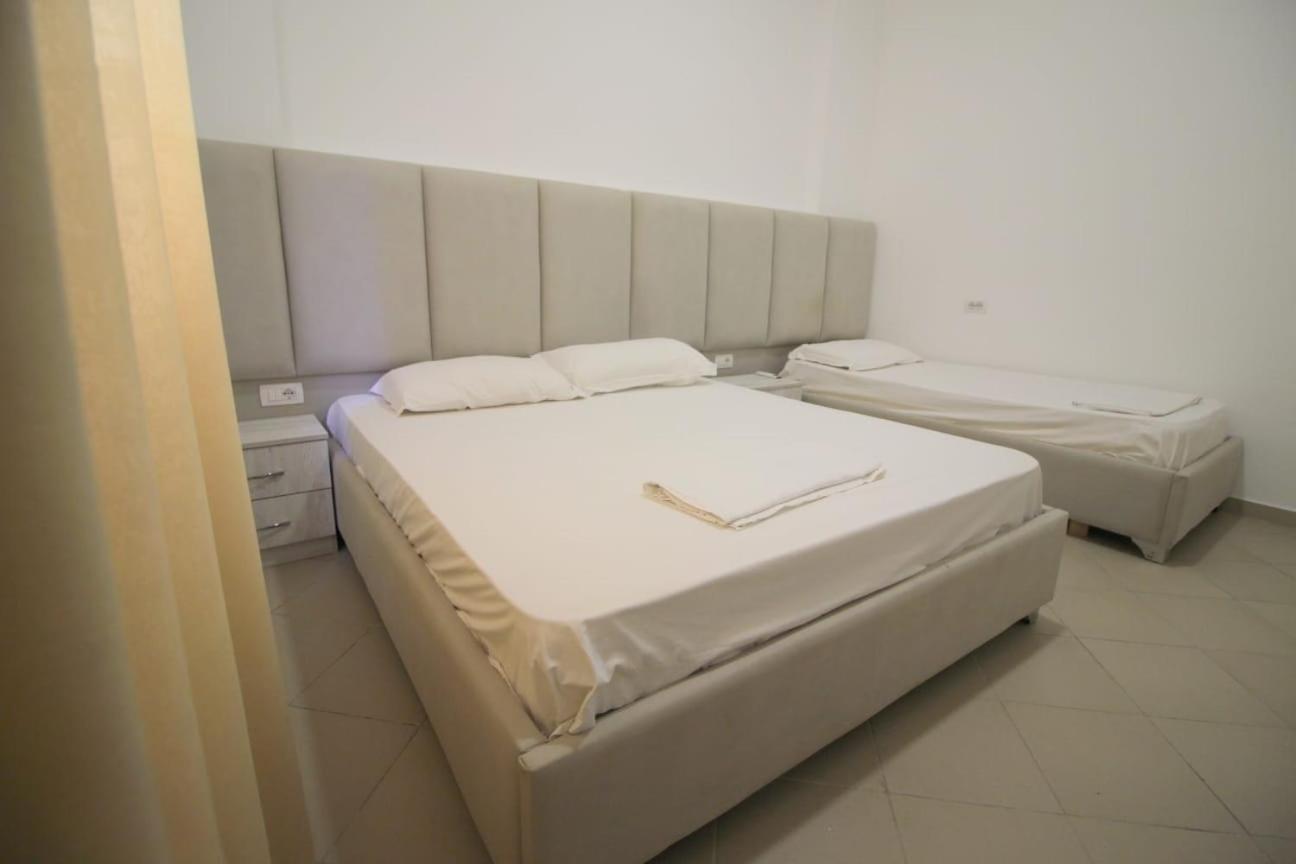 Hostel K13 Saranda Extérieur photo